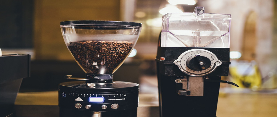 BRING MAGICAL COFFEE ALCHEMY TO YOUR KITCHEN WITH THESE DRIP COFFEE MAKERS Featured Image