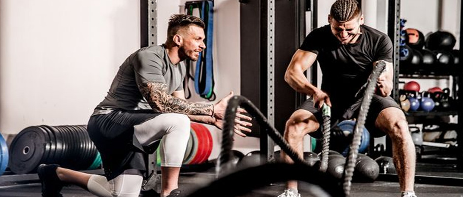 SMASH YOUR PERSONAL BEST WEARING THE BEST MEN’S WORKOUT CLOTHING BRANDS Featured Image